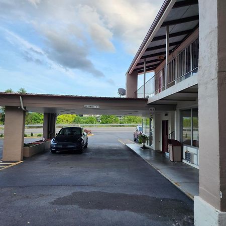 Econo Lodge Wytheville I-77 & I-81 מראה חיצוני תמונה