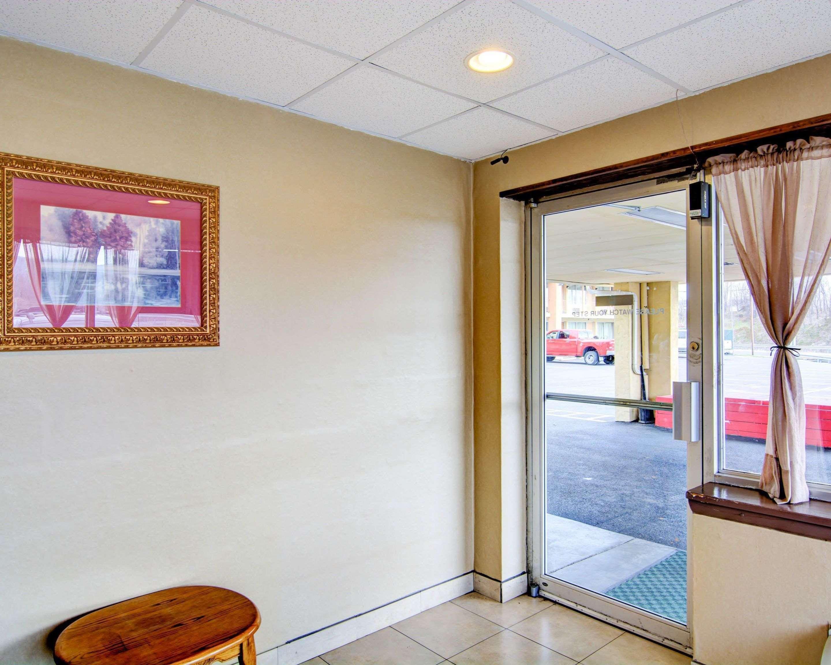 Econo Lodge Wytheville I-77 & I-81 מראה חיצוני תמונה