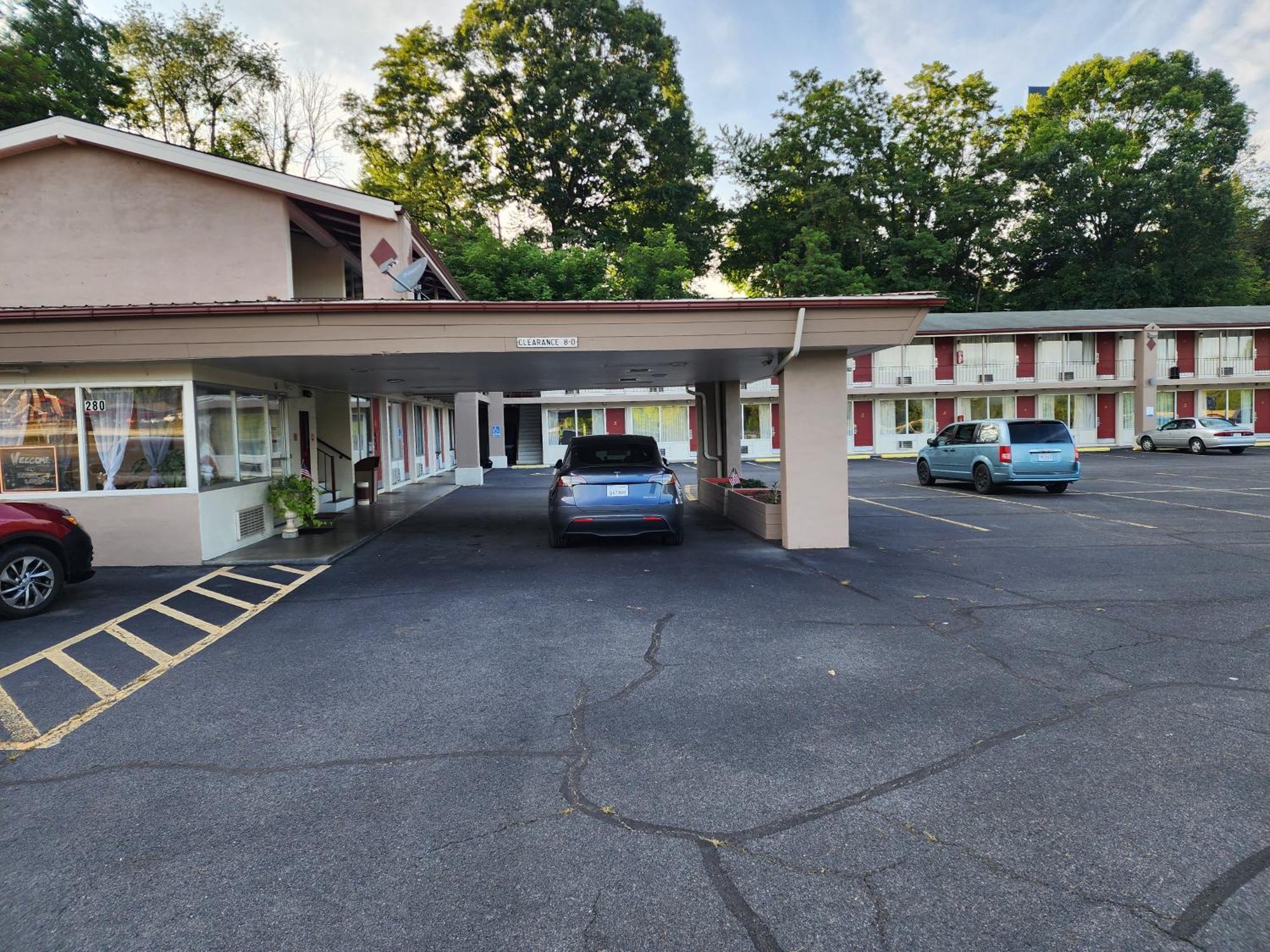 Econo Lodge Wytheville I-77 & I-81 מראה חיצוני תמונה