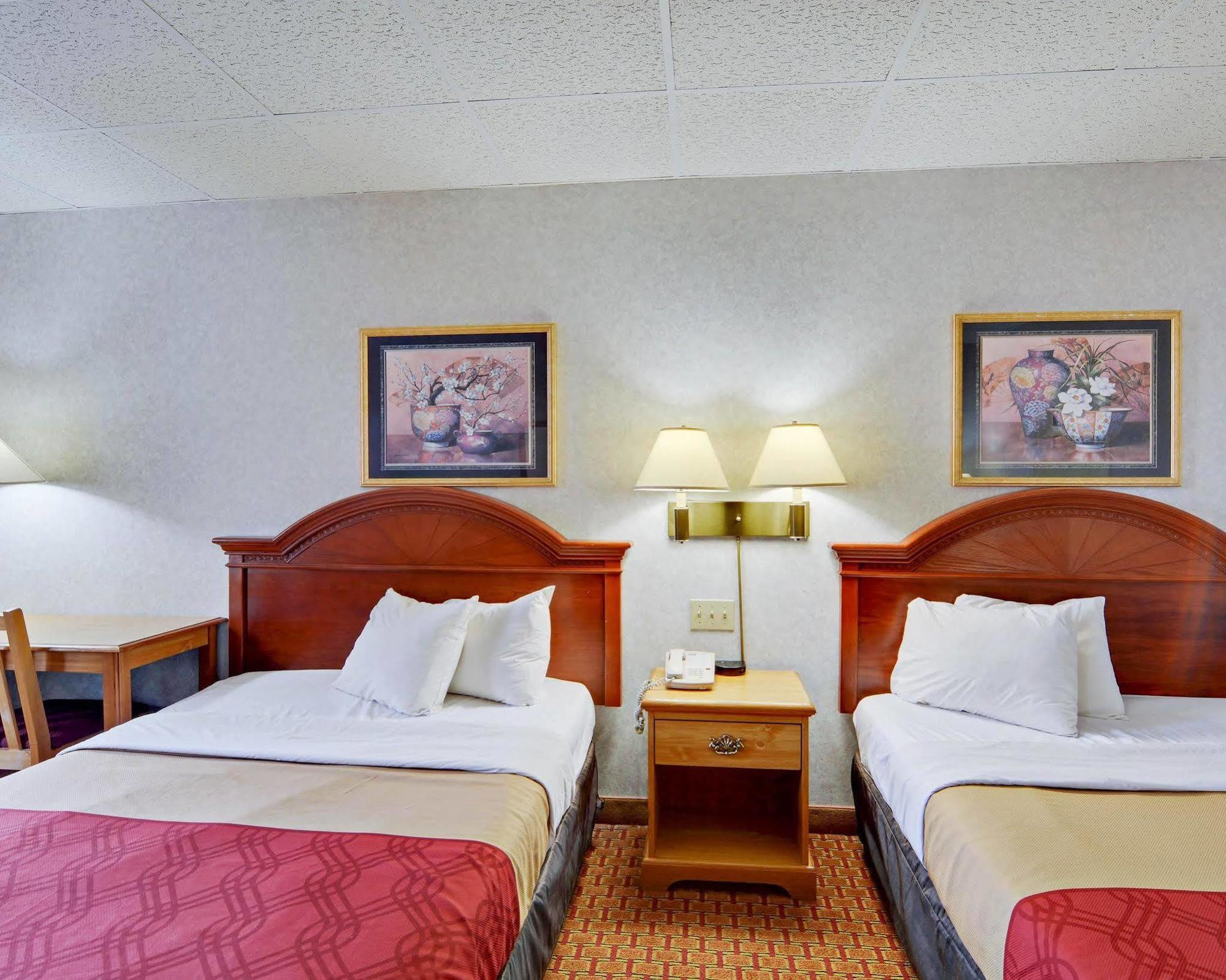 Econo Lodge Wytheville I-77 & I-81 מראה חיצוני תמונה